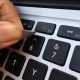 Teclas Autocolantes para Teclado Apple MacBook Branco Português (Vinil de Alta Qualidade|Duráveis) 13x13mm